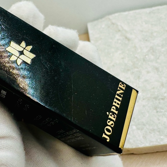 NEW! Josephine Tiphaine LIP/POWER Natural Matte Liquid Lipstick - Picture 6 of 14